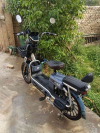 دراجه شحن نضيفه جدا للبيع ام 5 بطاريات الحجم الكبير للبيع السعر 400000...