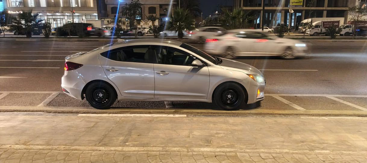 سلام عليكم
الانتره مديل 20أمريكي بنيد وجاملغ وبيها جاملغ خلفي صبغ
مكينه كير حداديه وتبريد كفاله سعر 105وبيها مجال 
رقم ميسان معوقين حاضر لوكاله العامه  ماشيه 140بيها مكانات بارد حجم المحرك 2000دوش كير ايتي المرغوب 
عنوان بصره ***********ناشر صور الحادث
