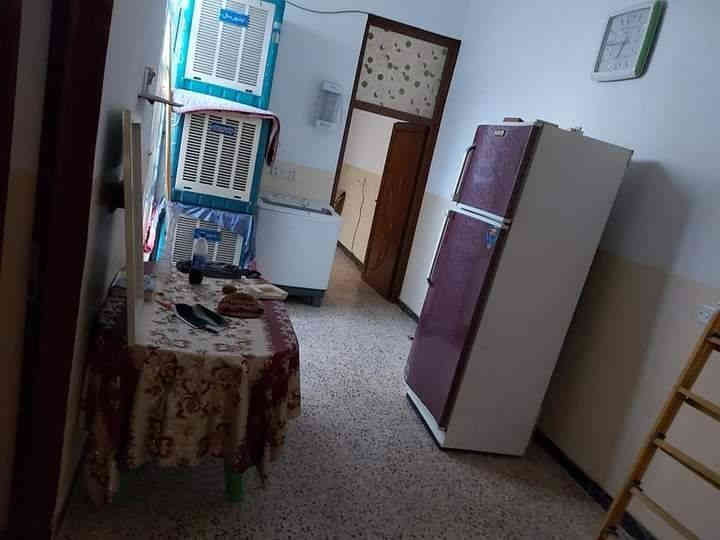 دار للبيع ١٠٠ متر ٥×٢٠ طابو صرف طابقين الطابق الاول كامل اي نقص مابيه والطاابق الثاني هيكل مسكف فقط 
السعر ٨٠ وبيه مجال 
العنوان /ديالى  بعقوبه  باب الدرب شرقي بعقوبه  قرب مدرسة مريم الجديدة  
للإستفسار على الخاص او الاتصال على الرقم. / ***********
