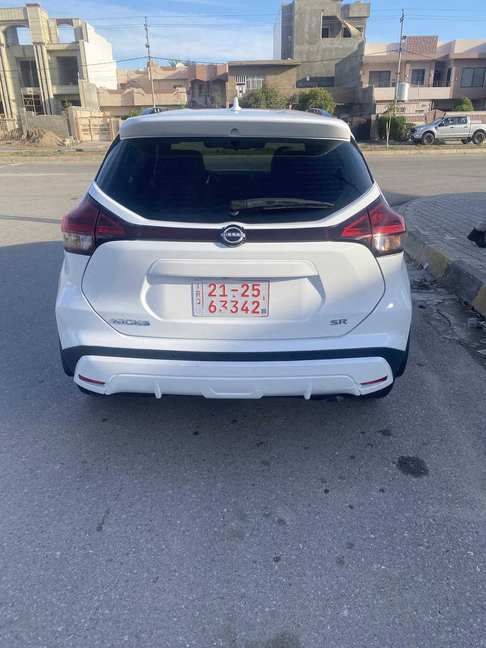 سلام عليكم للبيع نيسان كيكس 2023 SR
ضررها فقط بونيد بدون دواخل وبدون ارباك 
مكان سياره كركوك 
ويترقم محافظات شمالية 
والاستفتسار ***********
والسعر 142 وبي مجال للطيبين
