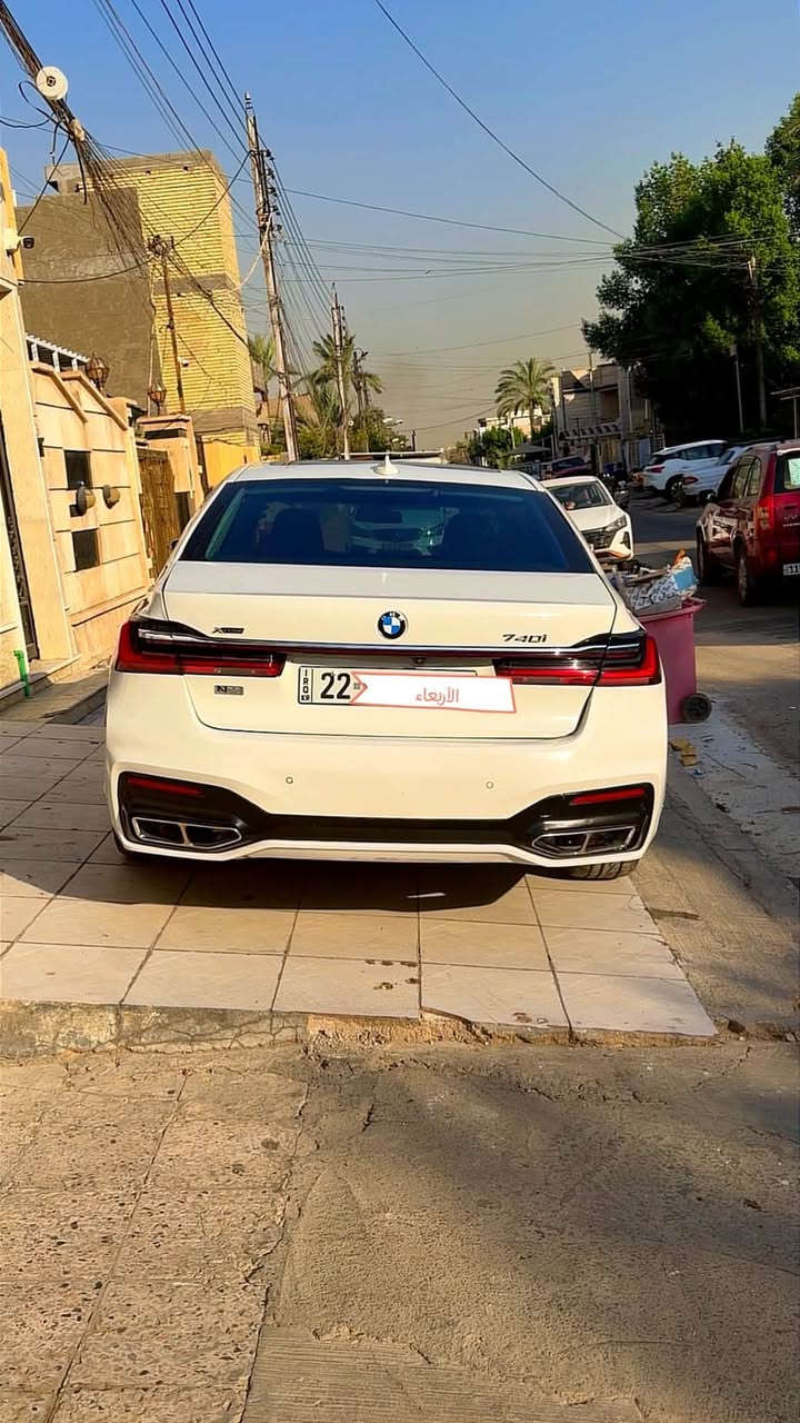 السلام عليكم
للبيع BMW 740iL باب طويل موديل 2022 بدي كت M 

وارد امريكي موضح الضرر مالتها بالسونر كفاله من فول مواصفات  السياره داخلها اسود البلادي واني بدلته بلون عسلي للجماليه والسياره مابيها نقص برغي الحمدلله صفر مسج وترايها للبصره 
وسعرها ٣٠ وبيها مجال بسيط 

السياره فحص وهزه ورقم كله جديد وباسمي ثاني يوم احول مكان السياره بغداد العامريه 

*********** احمد الربيعي
