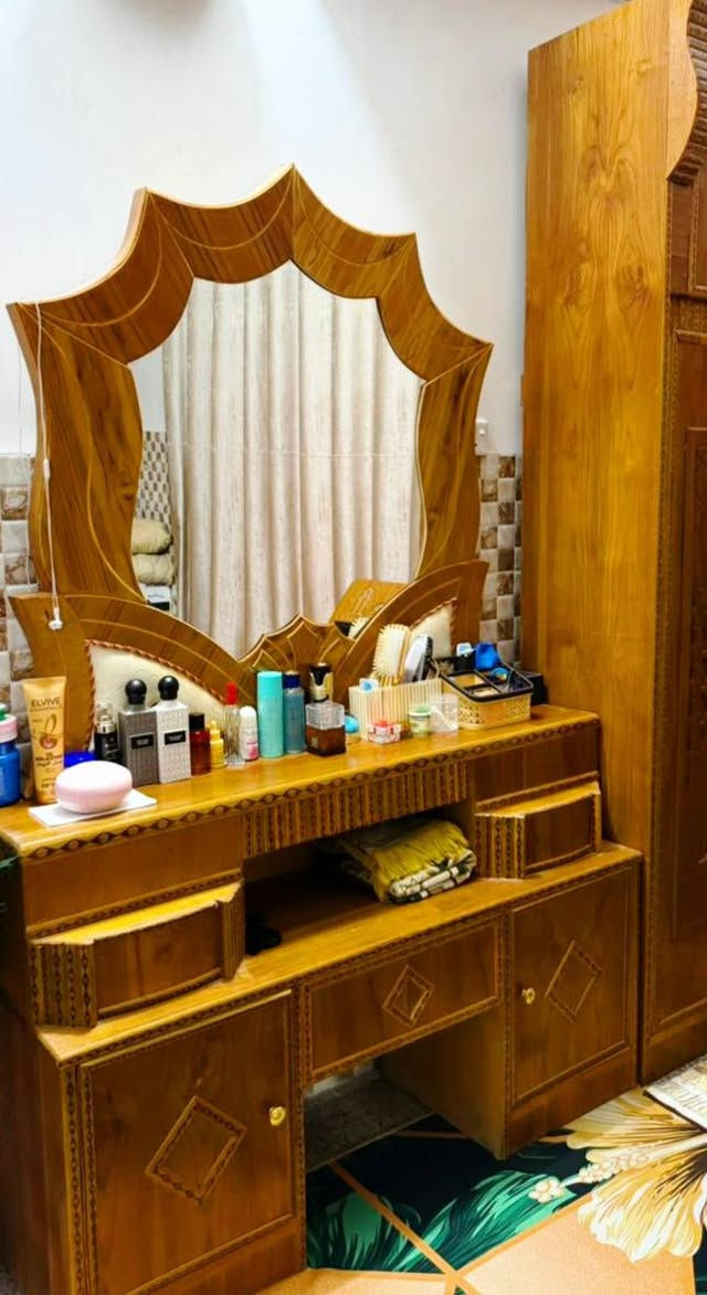 غرفه ام السته طابقين تزكام داخل خارج صاج استعمال الغرفه شيء قليل جدا مكان الغرفه بابل الحمزه الغربي‏‪***********‬‏
