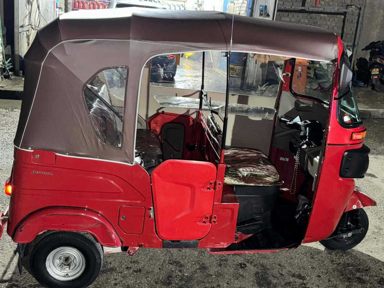 سلام وعليكم تكتك لبيع وحد وعشرين مكان دوره ابو جير هاذ رقمي ***********
