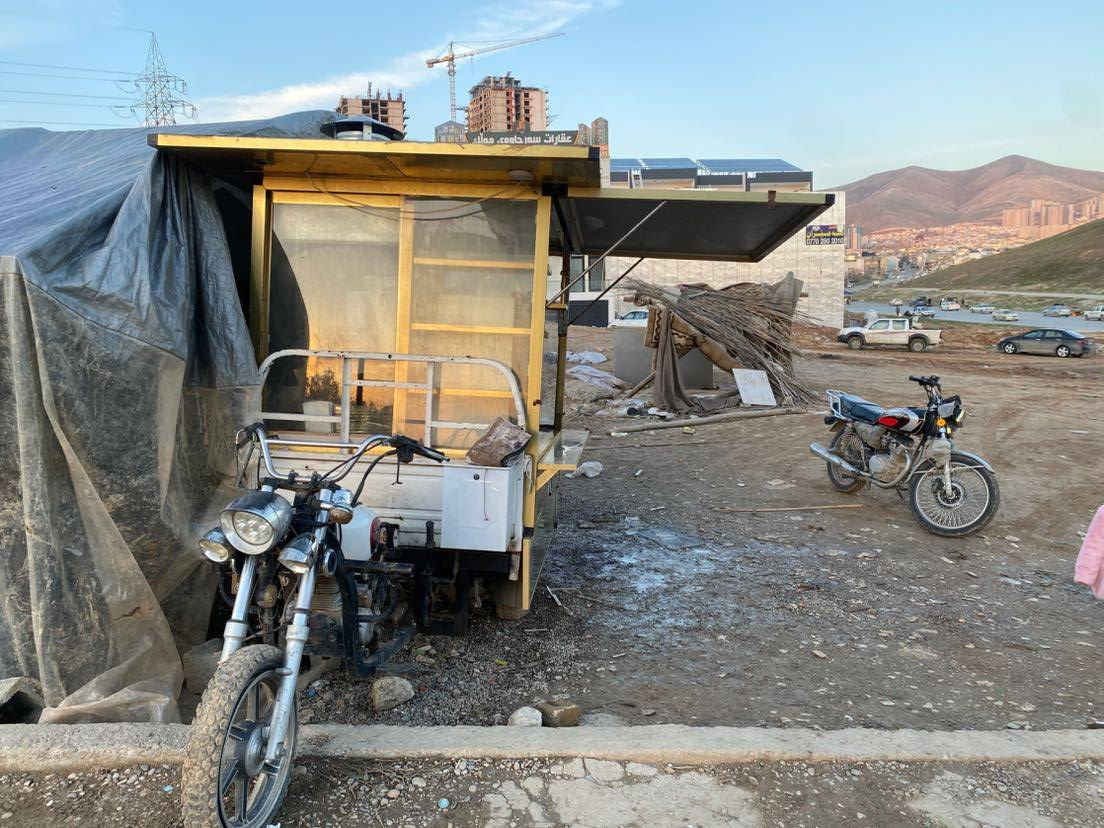 ماتۆڕ چایخانە (گۆڵدە-وەجاخی خەڵوزو- خازیشە-دوکەل کێشی بۆ کراوە -دوو تاکی گەورەی بۆ کراوە بۆعەشیا- کارەبایی و گڵۆپ کامل ئیش ئەکا -هەموو عەشیای چایخانەی لەگەڵە بۆ ئیش) ژم-*********** السليمانية, العراق
