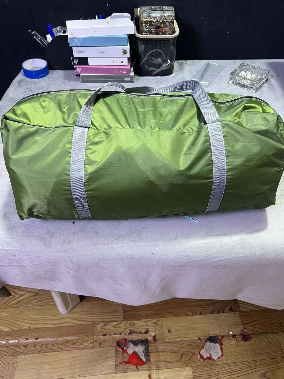 هذه خيمة سيارات الدفع الرباعي من العلامة التجارية JOYTUTUS.
تتصل مباشرة بالجزء الخلفي من السيارات (SUV، CUV، MPV) لتوفير مساحة كبيرة.
تتسع لـ 4-6 أشخاص داخل الخيمة، مع مساحة إضافية لشخصين في صندوق السيارة.
يمكن استخدامها كخيمة مستقلة قائمة بذاتها.
تتميز بتصميم مزدوج الباب لسهولة الوصول والحركة بين السيارة والخيمة.
مقاومة للماء وتأتي مع مظلة ظل.


**إذا كنت صاحب هذا الإعلان وتريد حذفه لأي سبب، رجاءا أرسل رسالة إلى الدعم الفني**