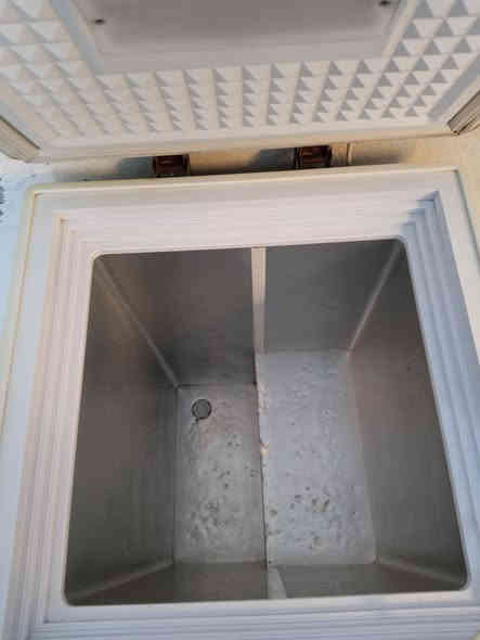 السلام عليكم مجمده صغيره للبيع تجميد كامل للتواصل *********** واتساب المكان بغداد الكاظميه
