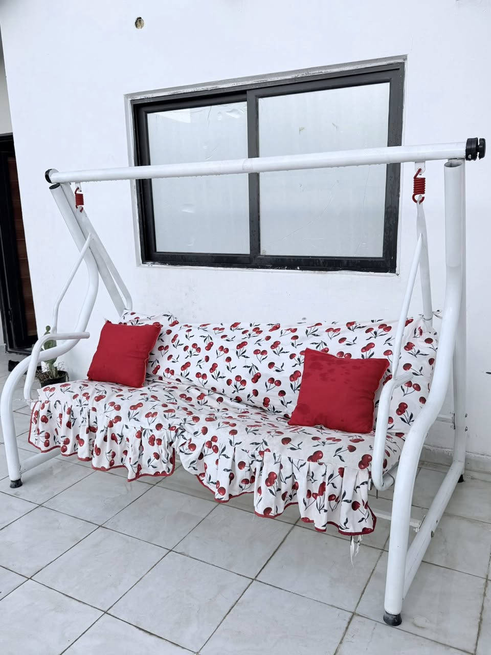 مرجوحه للبيع نضيفه كلش ومرتبه وحلوه شوفت عينكم للبيع مكاني كربلاء السعر ١٧٠ وبيها مجال خواتها ب٢٥٠ واكثر والي يريدها عيوني اله يدلل 
***********
