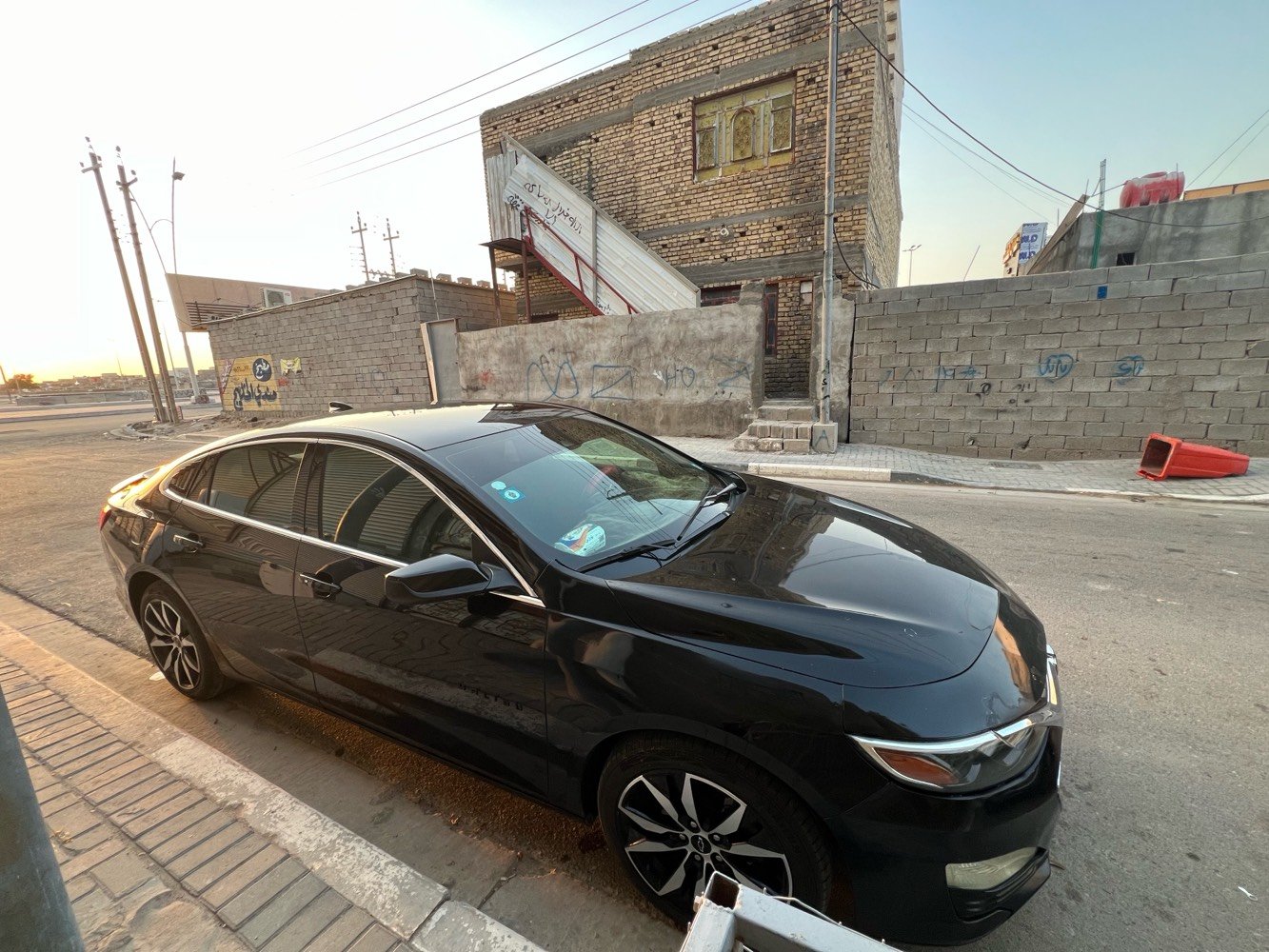 ماليبو موديل 2024 بيهه جاملغ وبنيد مبدلات ضربه خفيفه ماشيه 43 الف بعده زيروو السياره ع وضع الشركه جاهزه من كلشي طخم تاير جديد لايت زينون باتري اصلي جديد رقم بصره معوقين تاخذ وكالهه عامه سعرها 137