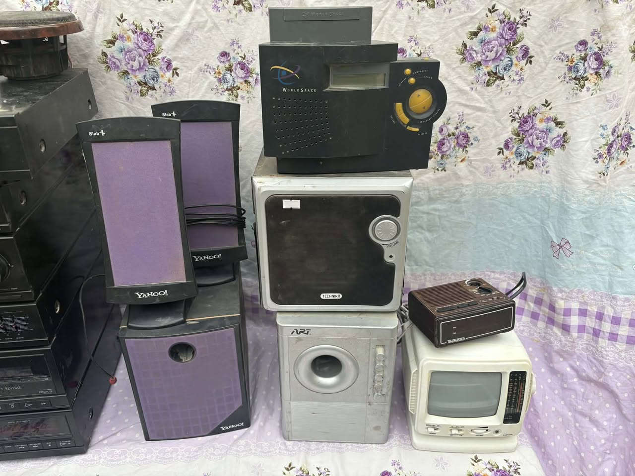 السلام عليكم 

اجهزة صوتية (راديو - سماعات - الكترونيات) للبيع شلع 160 الف شغالات الي تفيده يراسلني او يتصل المكان بغداد ***********
