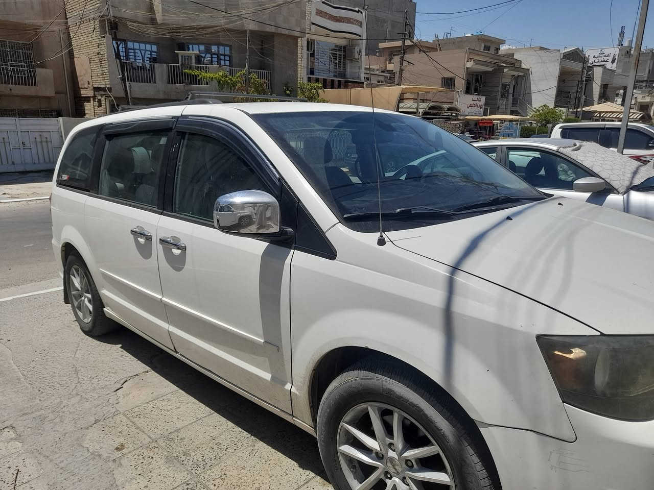 السلام عليكم 
دوج كرفان موديل ٢٠١٢ محرك ٣٦٠٠ فول مواصفات ابواب كهرباء جام كهرباء تحكم استيرن تبريد ثلاث قطع منظومة غاز ٨٠ لتر ، السيارة كلين بدون حادث رقم اربيل تحويل مباشر  مكان السيارة بغداد الكرخ السعر ١٣٣ للإستفسار ***********

