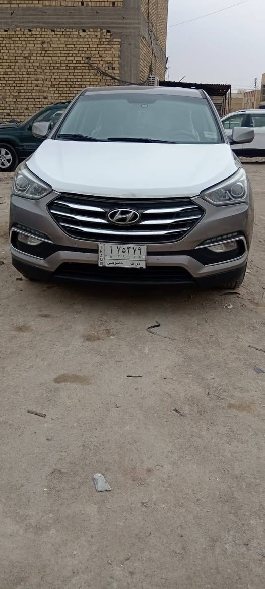 سنتافيا موديل 2017 رقم ذي قار حره باسمي مكينه اربعه سلندر مواصفات نص فول وارد امريكي جاملغ وبنيد بدون دواخل سياره جديده حداديه كارتون وتبريد ثلج وطخم تأير جديد  السعر 135 وبيها مجال مكانها ناصريه للاستفسار ***********@@
