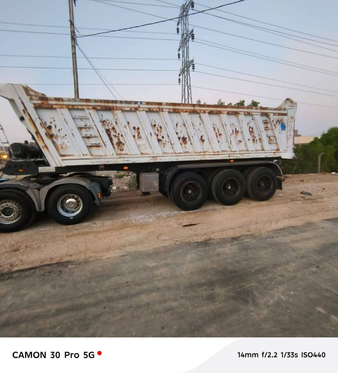 اللهم صل على محمد وآل محمد/ السلام عليكم 
عربانة أبو حيدر للبيع 
تخم تاير جديد ٢٤ 
ذرعة ٢٩ متر ستندر/ العربانة كفالة عامة وجاهزة من كلشي بوجهك للعمل 
العنوان/ ميسان | ناحية علي الشرقي 
الأستفسار أو الأتصال على الرقم أدناه 👇
( *********** )
