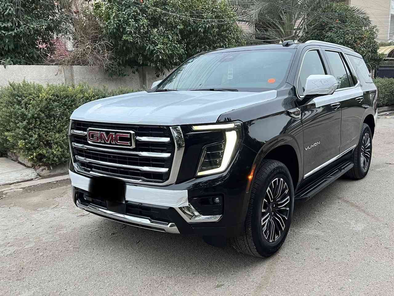 سلام عليكم

جمسي يوكن الفيشن 2025 ضمان شركة المنصور 

ا GMC Yukon ELEVATION 2025 

مكفوله كفاله عامه

 خليجي وكالة المنصور 

 ماشيه 12

 موديل 2025

 حجم المحرك 5.3 V8 

 مفتاح التشغيل بصمة  

 تشغيل عن بعد 

 دفع ثنائي RWD

حساسات أمامية 

حساسات خلفية 

لايت زينون + LED 

 دخول بصمة ذكي 

 حجم الاطار R20 

 اشارة في المرايا الجانبية وكهرباء 

 ا ABS 

 دشبول شاشة ديجيتال 

 شاشة Apple Car play 

 سماعات سستم صوت شركه BOSE

 كاميرا دوارة 

لانارة الداخلية LED  

 مثبت السرعة Cruise 

 المودات والاوامر الصوتية 

 ا Bluetooth / T YPCE 

مخرج منفذ الطاقة 

السياره بعدها بحاله الزيرو

مكان السياره بغداد 

واي استفسار ***********
