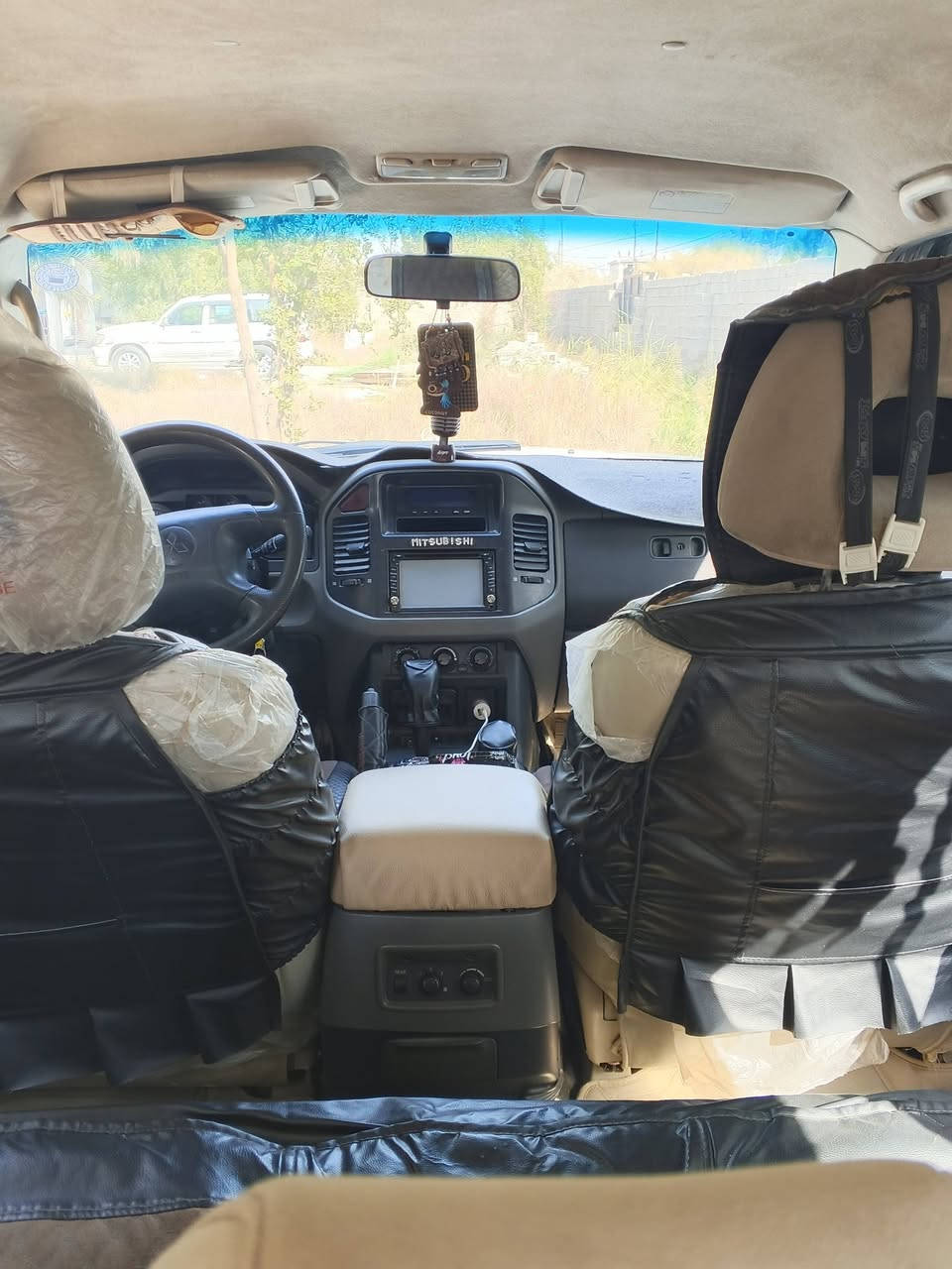 سلام عليكم باجيرو للبيع 2007
السياره بسمي تحويل ثاني يوم
مكينه 3000 مكينه كير خير من الله
تبريد 3 قطع غرفته جديده سياره جاهزة ما ناقصهة برغي
مكاني بغداد سعر 88 بيهة مجال بصيط رقمي ***********
