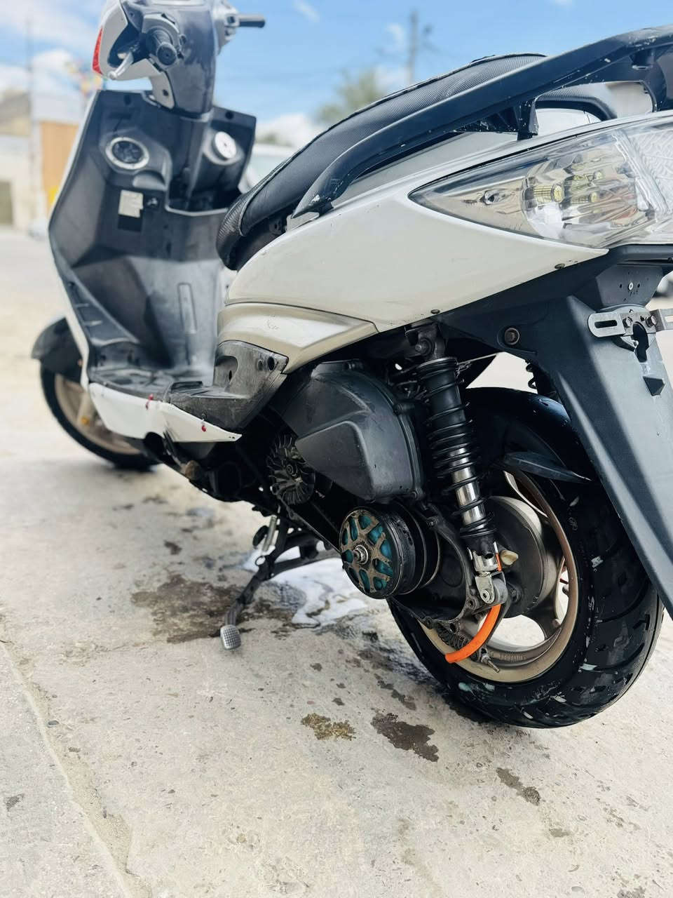 السلام عليكم سكنس فحل كابريتر بوشه ٥٨ بيها هواي تزويد دبل امامي رياضي فج بريك رياضي اكلاجات رياضي سلف رياضي هاوزن رياضي كشن رياضي الدرجه شلعه معدل متلزم كهرباياتها كلها شغاله زوج تايرات جلاتين الدراجه اي نقص ما بيها السعر ٧٠٠ وبيها مجال عنوان دوره شارع ٦٠ رقمي ***********
