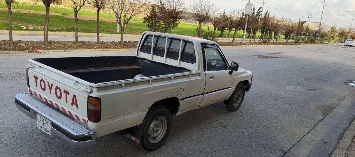 بيكاب مؤديل ١٩٨٥ ئارمى بلاسيك سليمانى به شه رتى غه رامه مه كينه سئ واى شه ش گير تايه ى تازه سعرى ٣٢وه ره قه شوين بازيان ***********
*********** السليمانية, العراق
