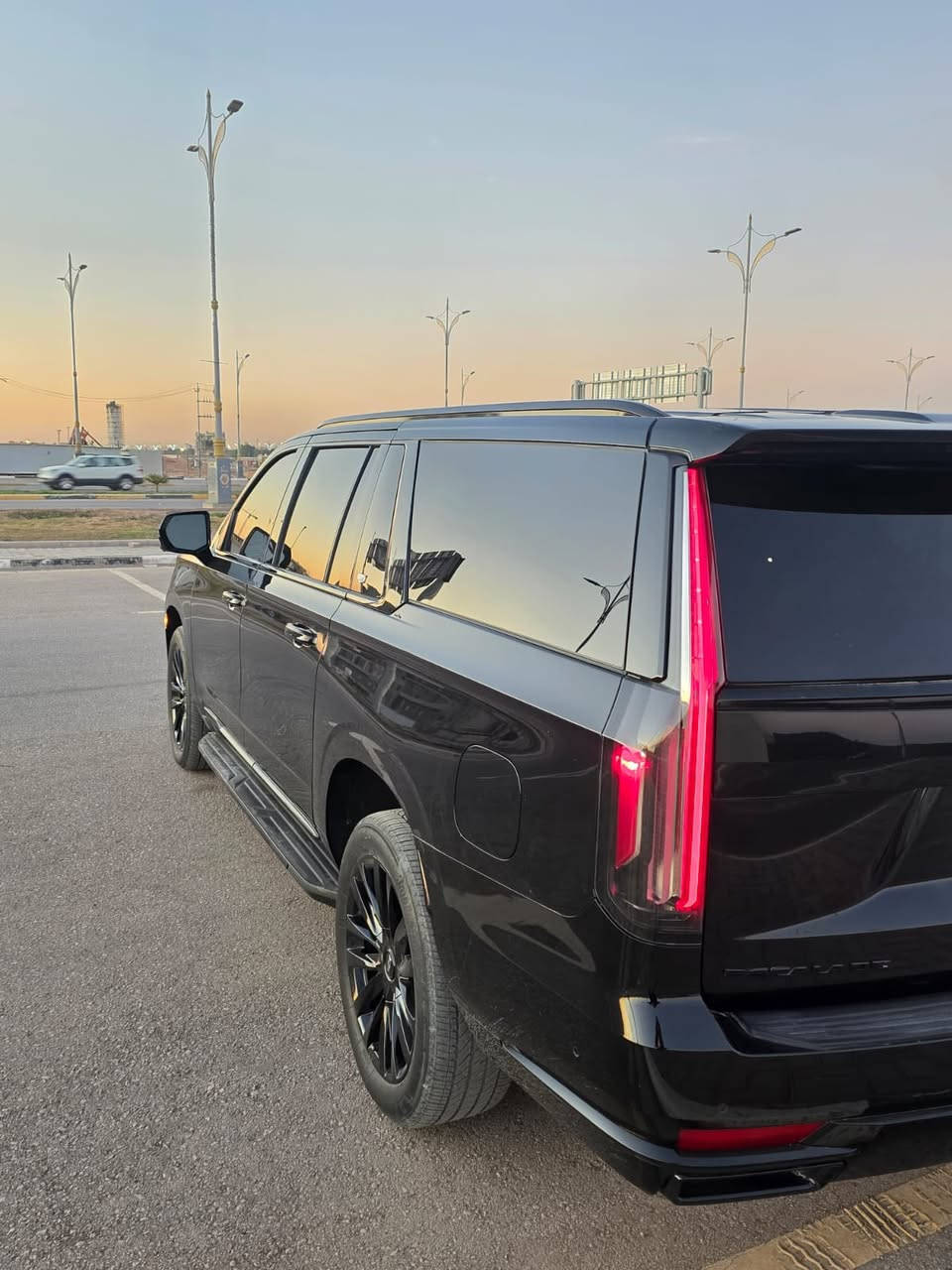 كاديلاك سكاليد
وارد امريكي 
جاملغ وربع بنيد 
موديل 2023 
ماشيه 13 mi
7 راكب 
محرك v8 
6000
بدون رقم 
السعر70000$ 
للاستفسار 
***********
