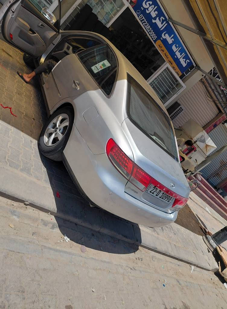 للبيع هونداي ازيرا موديل ٢٠٠٨ خليجي السياره كفاله من الضربه بيها صبغ صفحه السايق والبنيد فقط جراد  كير محرك  كفاله  تبريد البارحه عطل عندي تريد اسوي تريد تكطع فلوسه  جديده السياره بمعنى الكلمه  السعر ٨٠  وبيها مجال مكان نجف  رقم اربيل السياره  للاتصال ع الرقم *********** النجف, العراق
