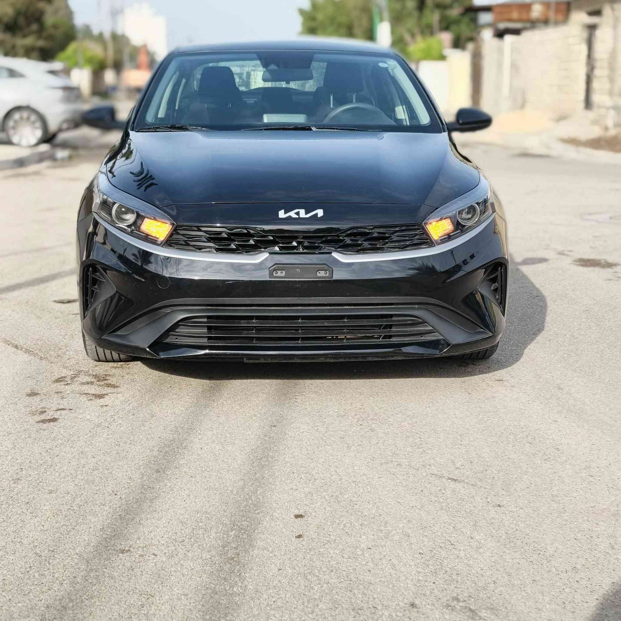كيا فورتي وارد امريكي 2024 (بدون رقم) محرك 2000 دوش دخول جديد  ممشى 31 mil مواصفات رادارات توقف ذاتي تحكمات انظمه  شاشه ويل كب كروم كاميرا دواره  حادثها فقط الباب ومبدل اصلي نفس اللون تفصيخ بدون قطره صبغ السياره وكفاله السياره وبالواقع احلى من الصور بهوايه مكانها بغداد البلديات
‏ ‏‪***********‬‏ بدون رقم السيارة فقط بيع غير متواجد على الفيس
