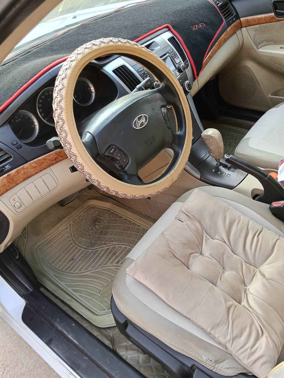 سوناتا 2010 خليجي محرك 2000 دوش رقم أربيل سنويه منتهيه سونار مرفق مع الصور السعر 108 $
مكان السياره نجف
***********
