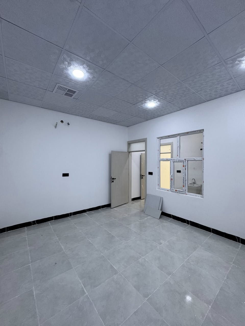 عقارات ئەحمەد — ماڵێک، بڕیارێک، دڵنیایی
💰 تەنها ٣٨ ملیۆن و مامەڵە💰

ناونیشان : شۆراو - نزیک مزگەوتی رەحمان 
رووبەر :١٠٠متر

📍 ناونیشانی عقارات ئەحمەد:

شۆراو، جادەی ئەسواق سامان، نزیک جیهان مۆڵ / بەرامبەر خانووە فیرعەونییەکان

📞 پەیوەندی:
ئاسیا: ***********
کۆڕەک: ***********

لەگەڵ عقارات ئەحمەد، ماڵ دەهەڵبژێریت، بڕیارێکی دروست دەهێنیت، و بە دڵنیایی مامەڵە دەکەیت.
