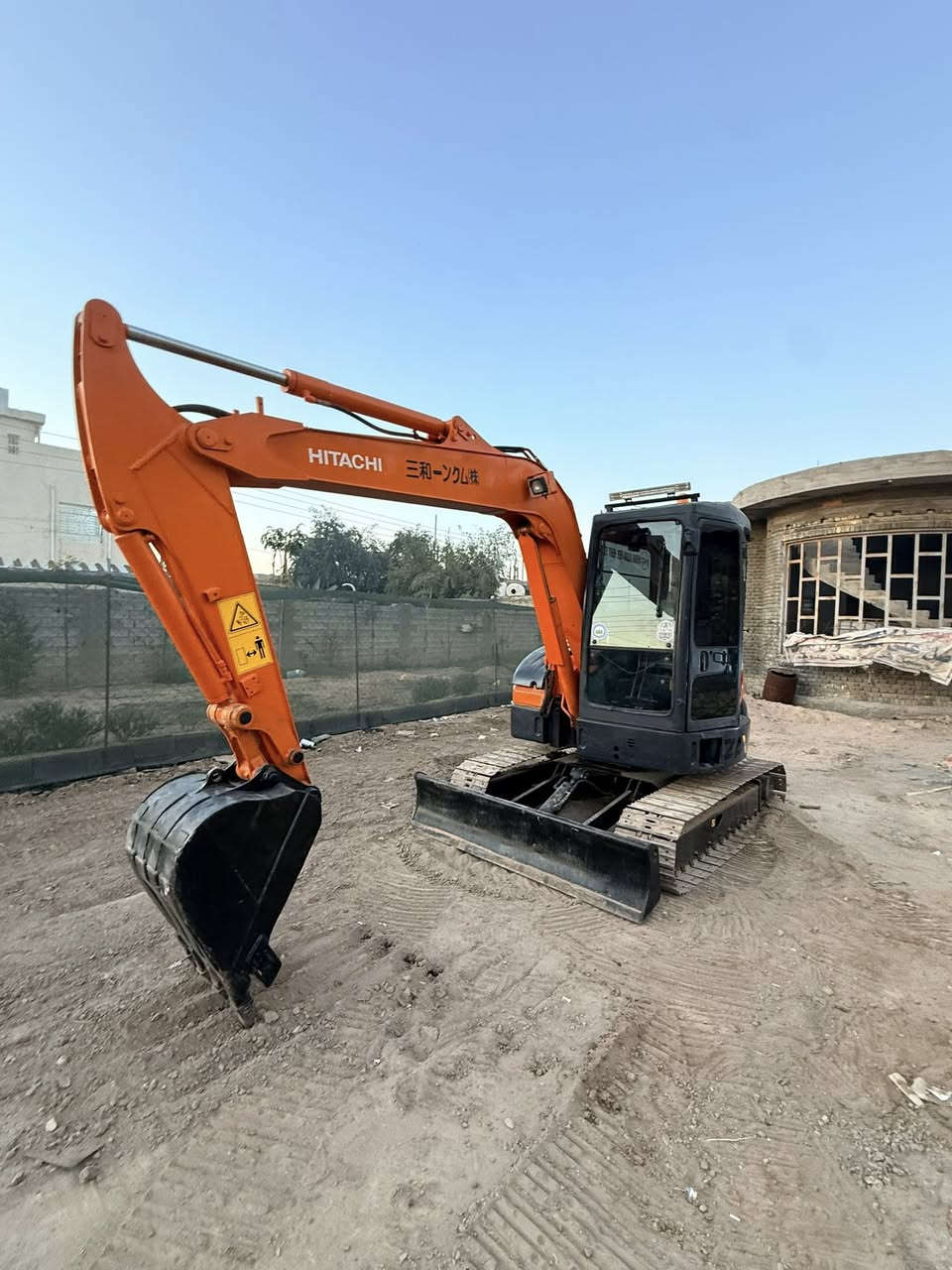 السلام عليكم حفار صغير للبيع
هيتاشي  منفيس

مشتغله قليل بالعراق 

‏zaxis UR 55/

عدد ساعات العمل 7000 

جب طويل 

محرك جديد لا تنقيص ولا تبخير 

حداديه جديده 

جكات جديده 

مضخة جديده

موديل 2005 اصل 

كهربائيات كامله 

المكينه ما بيها اي نقص 

احلى من الصور

 

الشراي يتصل /

***********

***********

@
