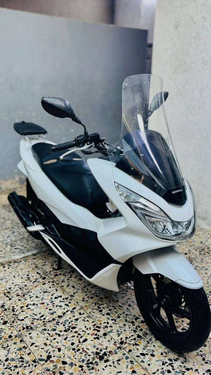 سلام عليكم اخوان دراجة pcx جيل ثاني ياباني jf الدراجه جديده ماخذها من وليد الياباني تجيب فيتر وياك وتفحص ماشية 44 الف مكاني بغداد مدينة الصدر السعر 17 وبيها مجال للاسفسار *********** غير متواجد على الخاص
