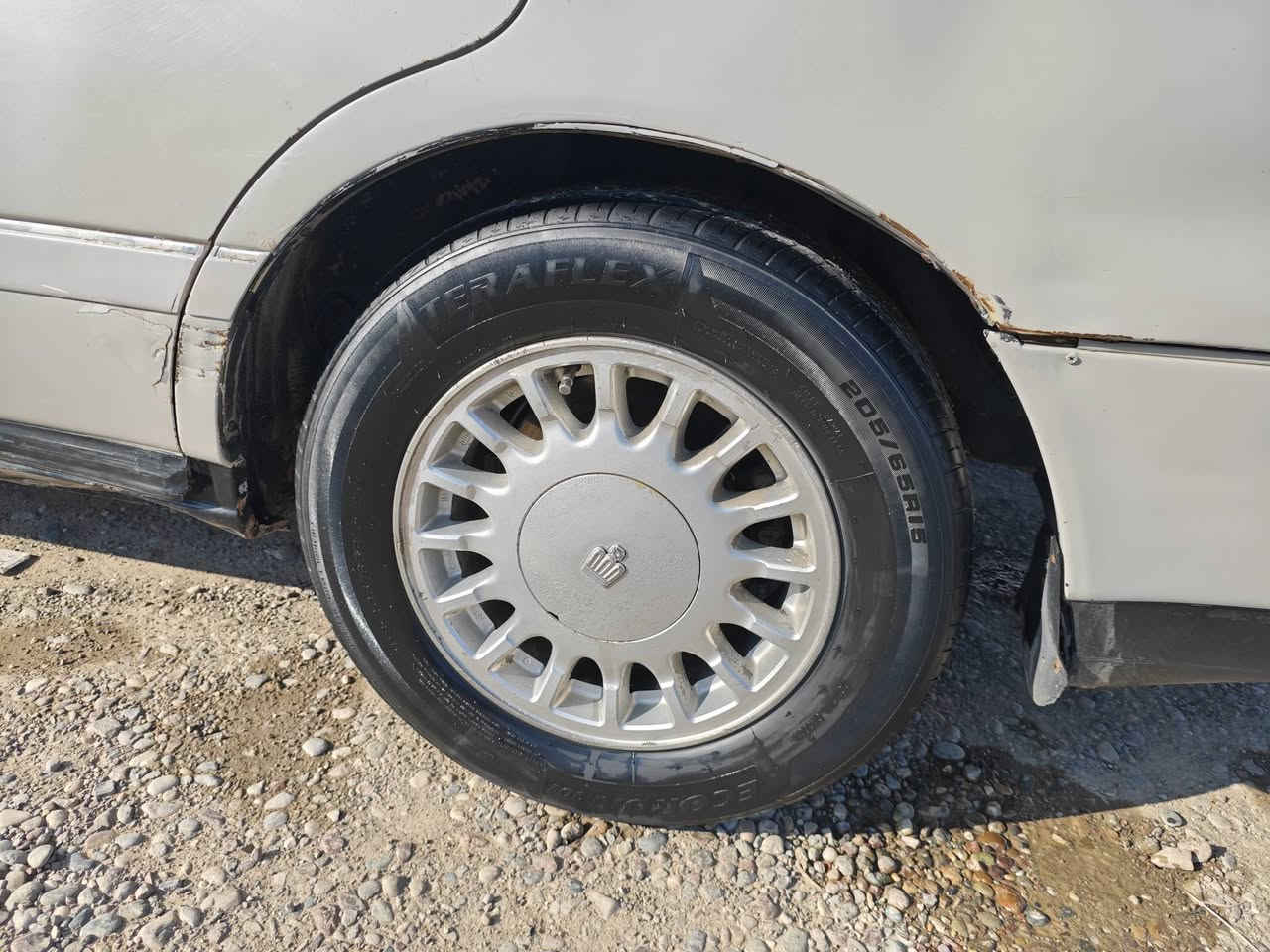 السلام عليكم للبيع سياره بطه متصل رقم نينوى الماني شرط التحويل گير محرك شرط تبريد شرط تدفئه شرط السياره مگصوص فوگ  وجوه السعر 40 وبيه مجال للأستفسار الاتصال على الرقم ***********
