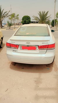 سوناته خليجي محرك 2400 موديل 2009 رقم بغداد  تخم تاير جديد تبريد ثلج خ...