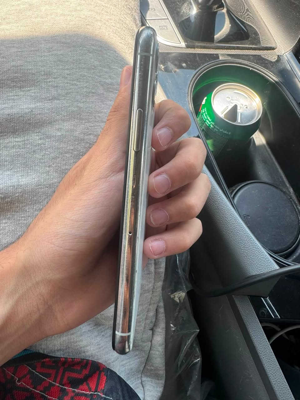 ايفون 11 برو للبيع مبدل شاشه + ضهر مكسور بطاريته 87 مامبدله التلفون بس انكسر اني عفته وضل مضموم لذالك بطاريته بقت جديده ذاكره 128 للتواصل ***********

السعر 130 الف
