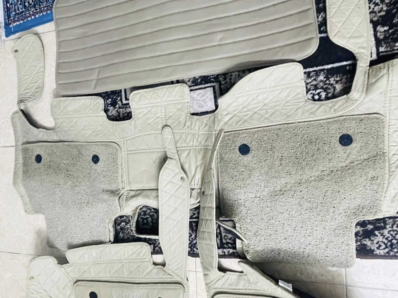 السلام عليكم حوضيات لاندكروز جميع الموديلات الاستفسار***********
