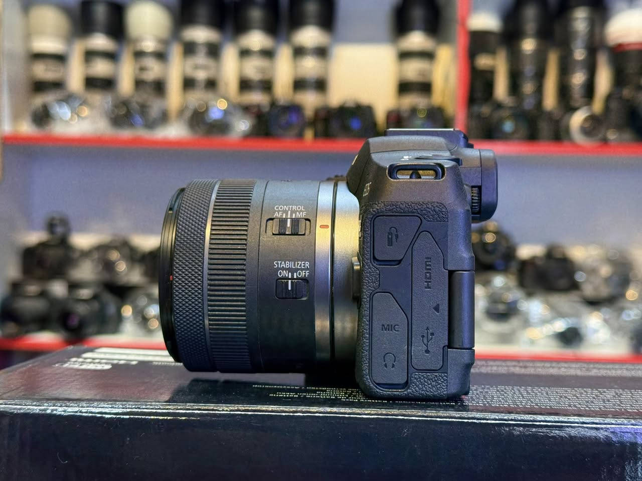 كانون R8 
الشتر اقل من 1K💯
السعر مليون ٣٢٥ الف
العنوان كربلاء-شارع العباس
متوفر توصيل جميع محافظات العراق🚗
واتساب ***********
