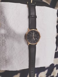 ساعة • للبيع