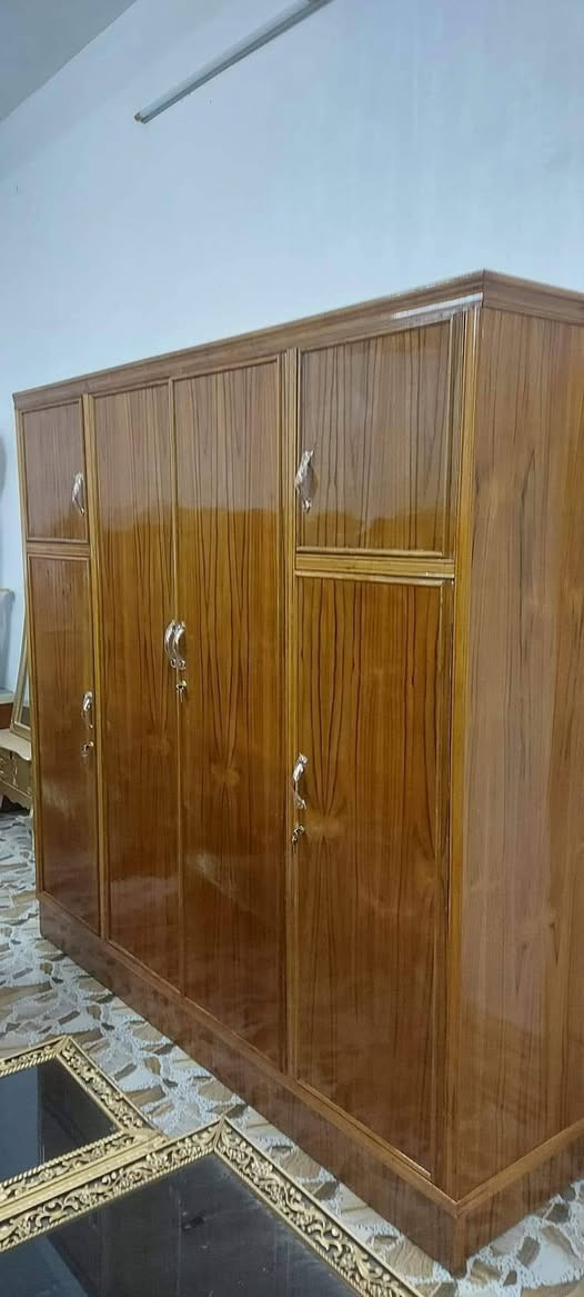 يوجد لدى معمل #العز
انواع #الكناتير و #البوفيات 
ويوجد توصيل بسعر مناسب الى كافه الاقضيه 
#للاستفسار اتصل أو واتس آب ***********
