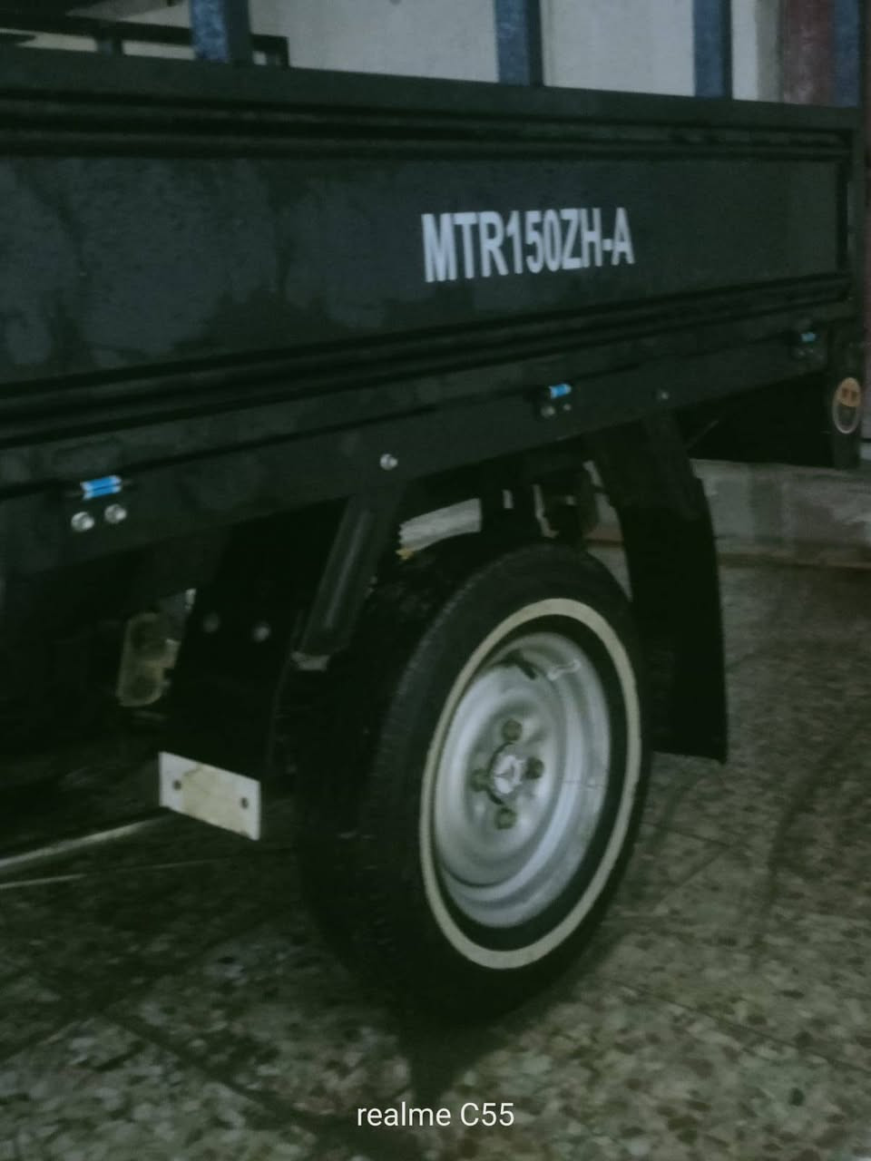 السلام عليكم ستوته MTR رقم نكليزي مدور ثاني يوم الستوته بسمي موديل 22 نضفه كدمك ستوته خير من الله مرزوقه السعر مليونين 750 وبيها مجال بصيط رقم ***********
