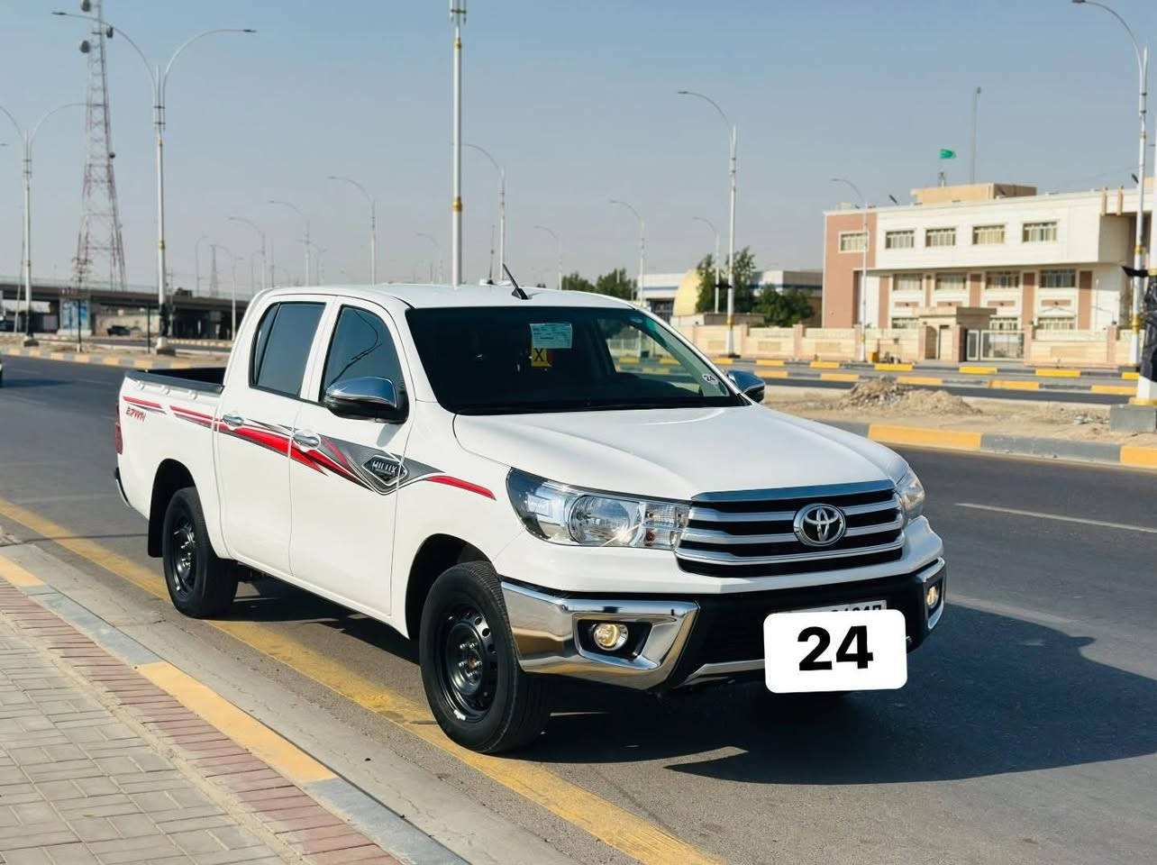 السلام عليكم تيوته 2024 رقم مثنئ دولي هزه جديده السياره كارتون وضع شركه ماشه 35 الف فقط بعدهه بضمان شركة السياره كفاله  عامه حته من شخط  السعر 229 وبيه مجال لاستفسار *********** مكان بلسماوه  بيع او مراوس بيكم
