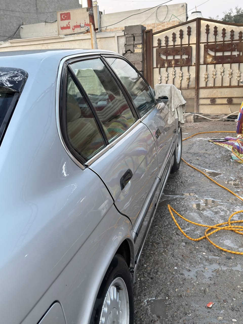 السلام عليكم من رخصة الادمن BMW525 للبيع 
السيارة موديل 1989 تخم تاير جديد تخم ويل جديد 
كير ومحرك السيارة خير من الله مصبوغة عام اثر جراد مابيها حادث السيارة مصروف عليها ونواقصها شغلات بسيطة 
سيارة بأسمي تحويل ثاني يوم رقم جديد بغداد حجم المحرك 525 اصل محرك مفتوح 
السيارة معروضة بـ 60$ وبيها مجال العنوان بغداد 
الرقم: ***********
