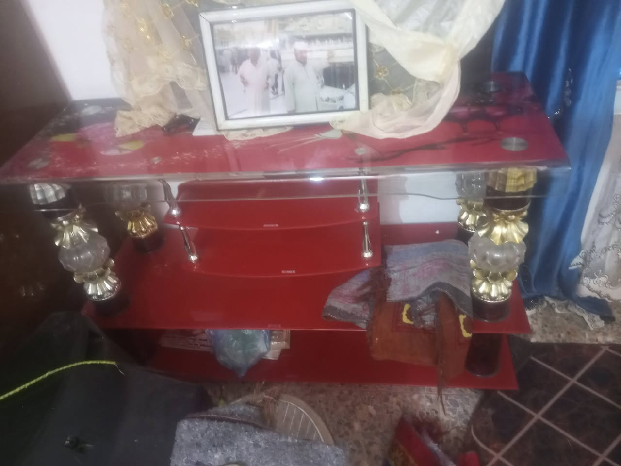 كونتر نضيف للبيع السعر 300
تخم نضيف للبيع 200
اميز يلازمه 35 
***********
