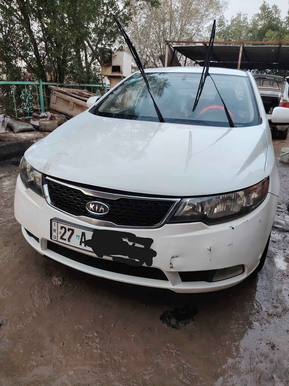 سيراتو ٢٠١٢ باسمي تحويل ثاني يوم  بيها مكانات مأشر تعديل بارد وبيها البنيد تعديل ومكحل مع تبديل بدنه فقط بدون ضرر داخلي  وبيها دوسات ضرر بدون تعديل محرك١٦٠٠ جيد كير٦نمر جيد تبريدها شغال ورقمها ذي قار دولي وكانها ناصريه مركز والسعر ١٠٠ ورقه وللاستفسار الأتصال ***********
