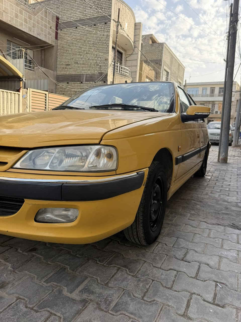 ‏سلام عليكم بيجو باص 2015 لا ضربه ولا صبغ ولا تبديل هي غرامات كل صفر بغداد قرب جسر البنوك رقم الهاتف *********** بس شراي اتصل فقط ￼￼
