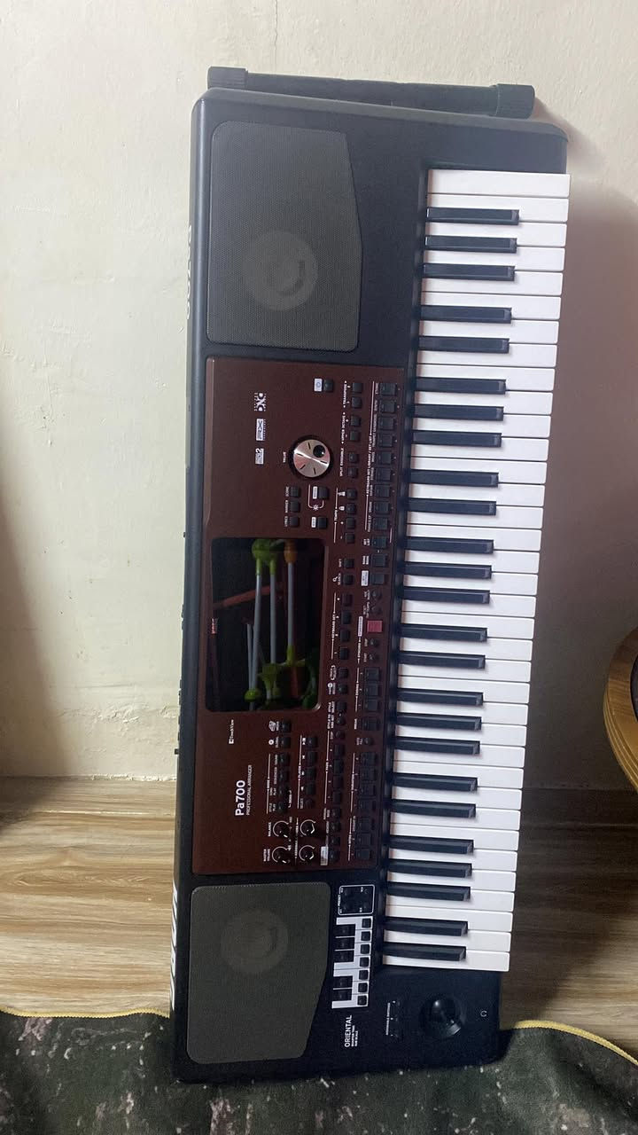 سلام كليم. من رخصت الادمن. عندي جهاز 700paشرط مامفتوح برامج فول وياجنطه ستاند جهاز اخوجديد 10قفل مكاني كركوك هذا رقمي لاستفسار ***********
