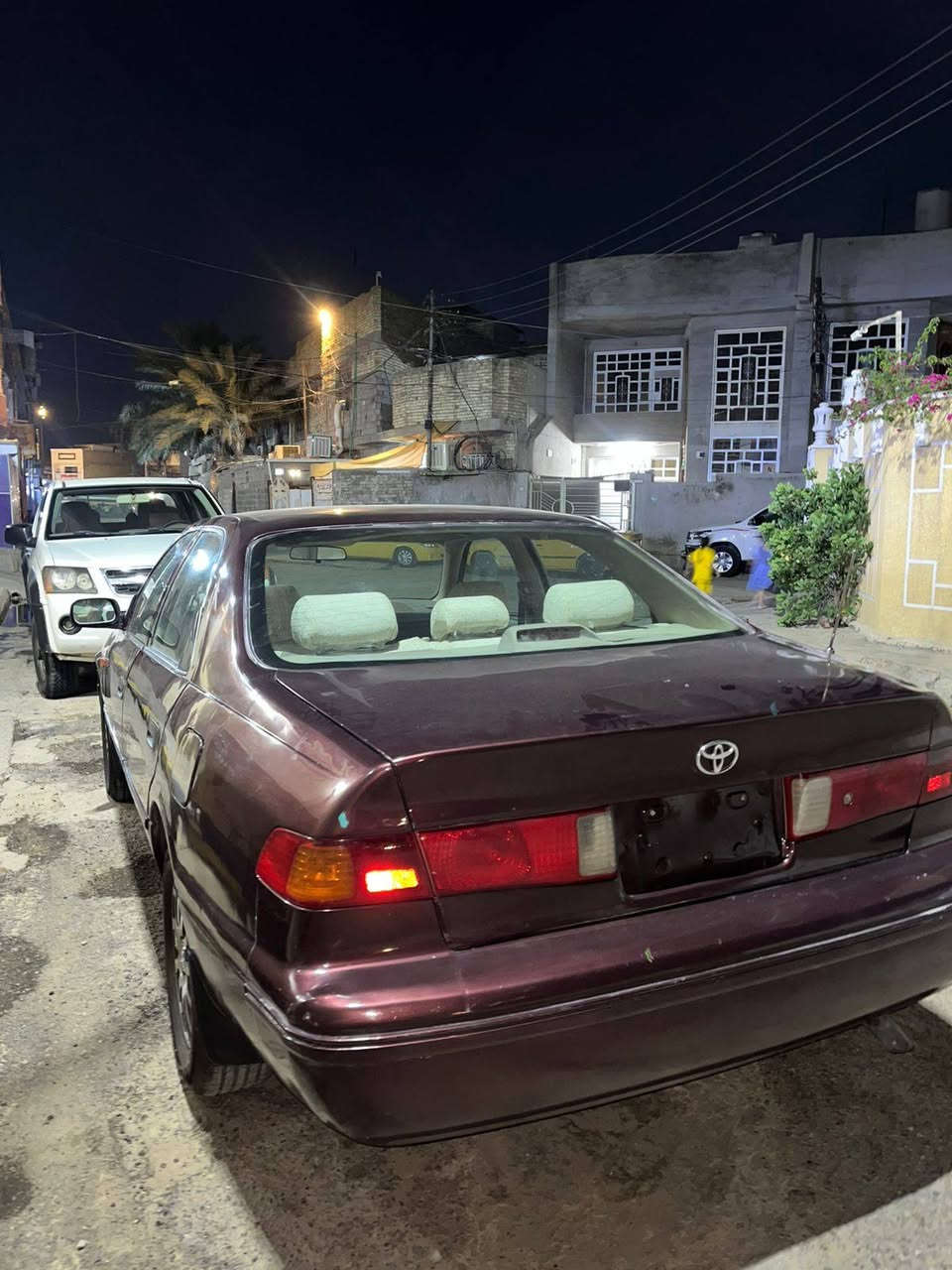للبيع سيارة كامري 2002مابي نقص فقط غاز تبريد نقص  صبغ جمالية  *********** مكان سيارة بغداد
