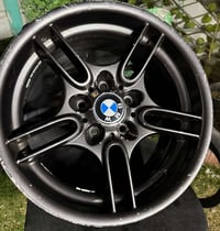 تخم ويل m اثنين بيهم لحيم واثنين مابيهن شي ٣٠٠ الف بيهن مجال 077073357...