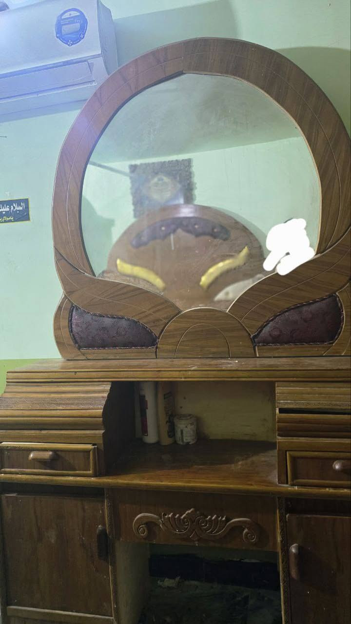 غرفه اخشاب تسكام خمس قطع باقي تفاصيل يم صاحب الغرفه ***********
