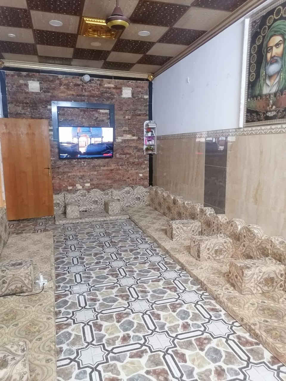بيت للبيع 100م حي الاسكان العسكري بناء بلوك  السقف صب مسلح الستفسار 
***********
