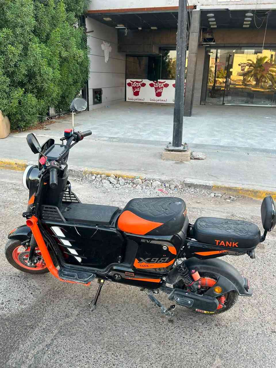 🟢🟢🟢 🏡📍بغداد الدورة📍 🏠🟢🟢🟢
سلام عليكم عدي دراجه شحن نوع X900لبيع 
دراجه جديده بل جيس بطرياته جددد دراجه حلوه ما عوزه هي شي دراجه كلشي مابيه وجديده ما بيه هي عطل مكاني 
 لسعر 550 وبيه مجال لطيبين رقم لهاتف 
WhatsApp ***********
