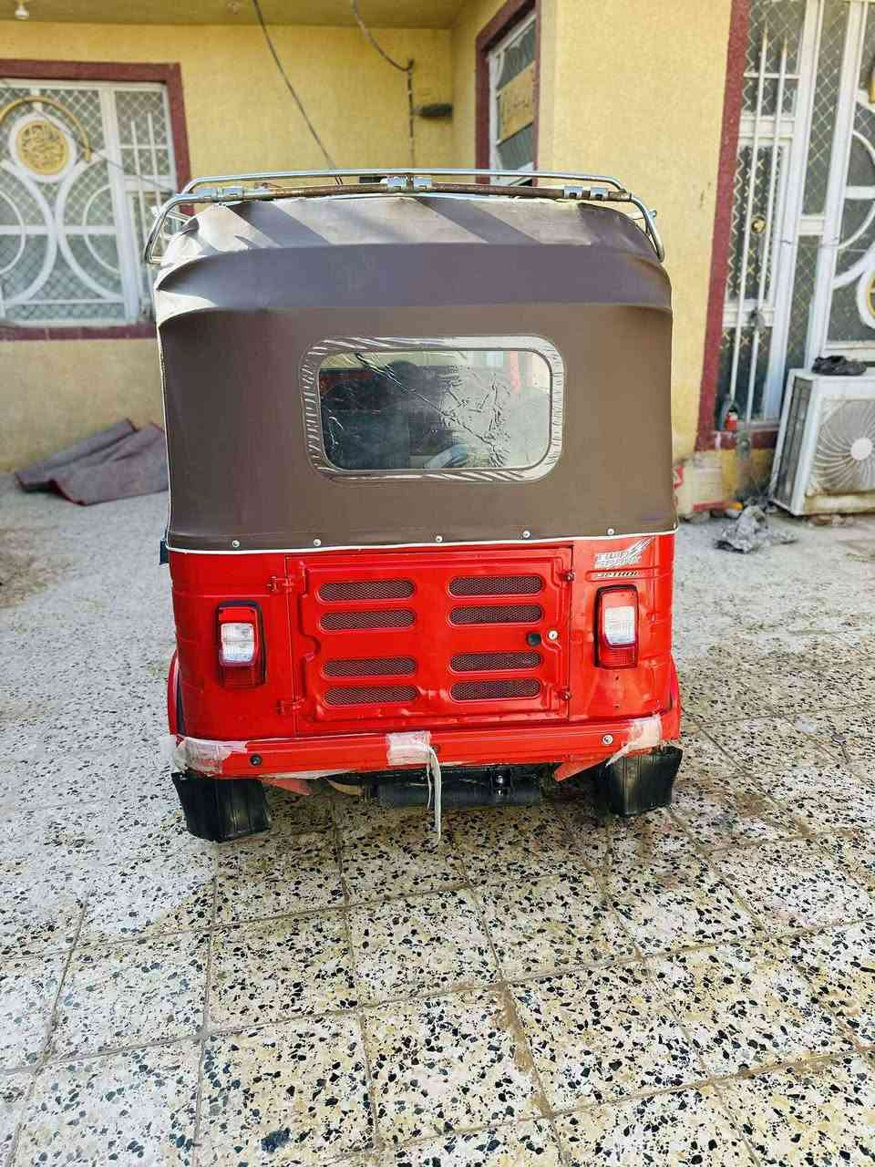 سلام عليكم تكتك باجاج موديل ١٨ رقم  وسنويه  تكتك    كهربائيات شغاله ماشه جديدة شفت جديد ضفيرة جديدة دبل أمامي جديد دوس معمرة تحويل شوكت متريد
رقم واسط عوزهة كاريتر  لان  تتأخر بتشغيل   سعر خاص وياهة مسجل وسيبايه علي الحداد  وبيها مجال مكاني كوت 
رقم ***********
