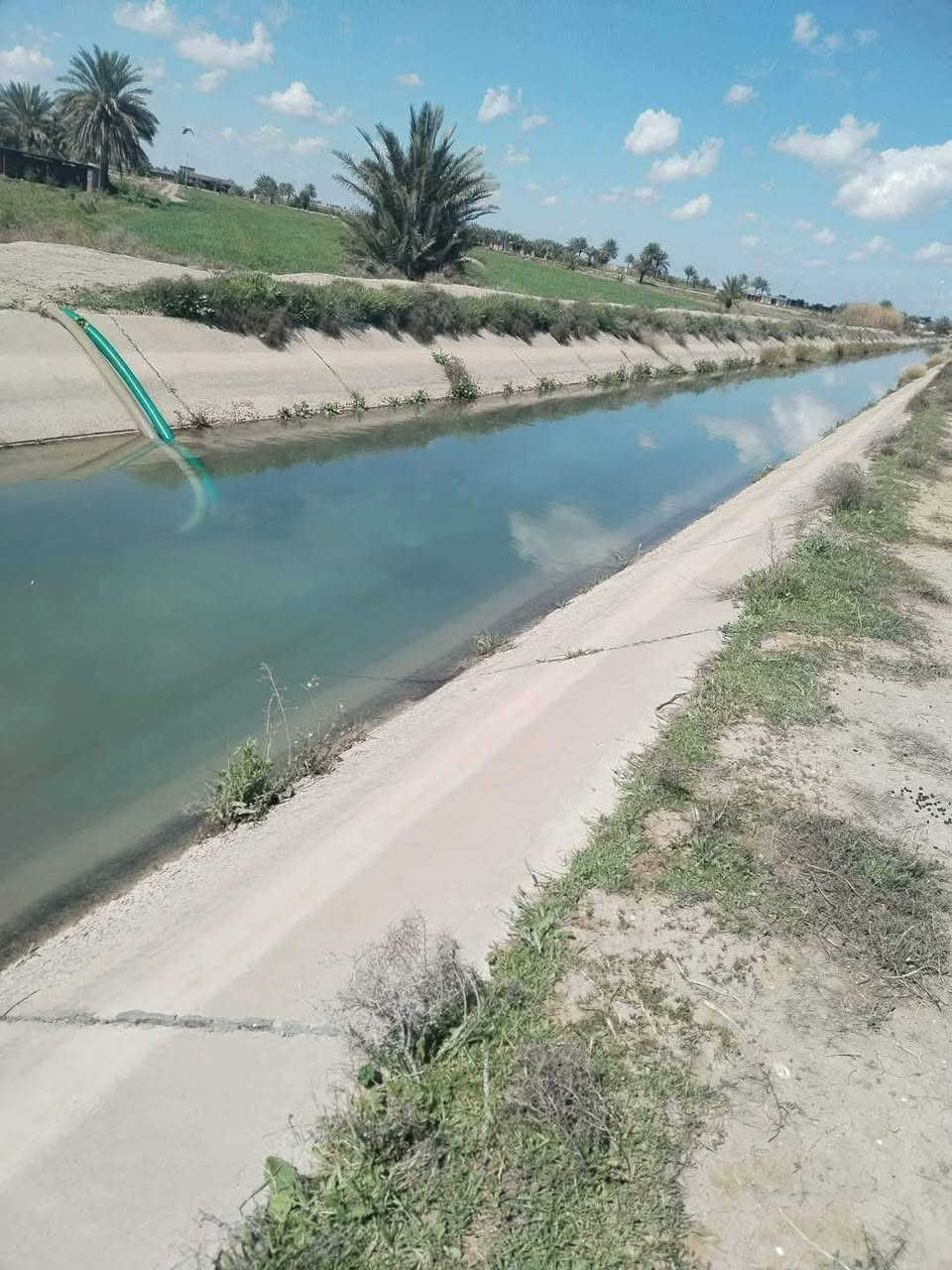 اين اصحاب الامكانيه القليله ✅
ارض للبيع سعر الدونم 7 ونص وبي مجال طابو سند 25
المساحة 22 دونم تباع مفرد كامله خدماتهه ماء وكهرباء 
كما موضع بلتصوير وقريبه على التبليط العنوان تاجي سبع البور منطقه الشيخ عامر العيساويه ثاني يوم فتح بيان تحويل بسم المشتري مباشر 
بلعيساويه يبعدن عن مدينة سبع البور 15 دقيقه 
للاستفسار واتساب متوفر ***********
