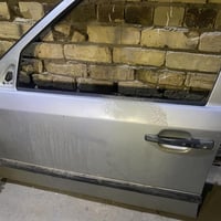 من رخصت الادمن  بيبان عدد ٤ مارسدس دب مديل ٨٨. جدد بمعنه الكلمه بدون ص...