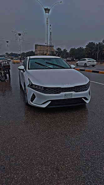 السلام عليكم كي فايف موديل 24  رقم بغداد المواصفات فول ما عده فتحه الضرر واضح بل سونار ماشيه ٢٤ السعر ١٨٢ وبيه مجال بسيط مكاني بغداد الشرطه الخامسه قرب جامع الكبيسي رقمي ***********
